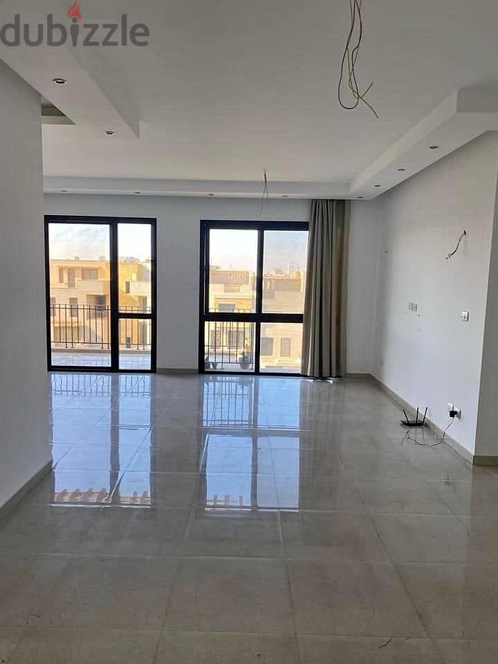 3-BR apartment for sale, immediate receipt, in Sodic Eastown, next to the AUC, Fifth Settlement, for a limited time 1