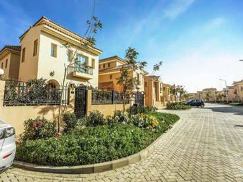 Family House 735 m with PRIME LOCATION for sale Cash at Hyde Park - NEW CAIRO 3
