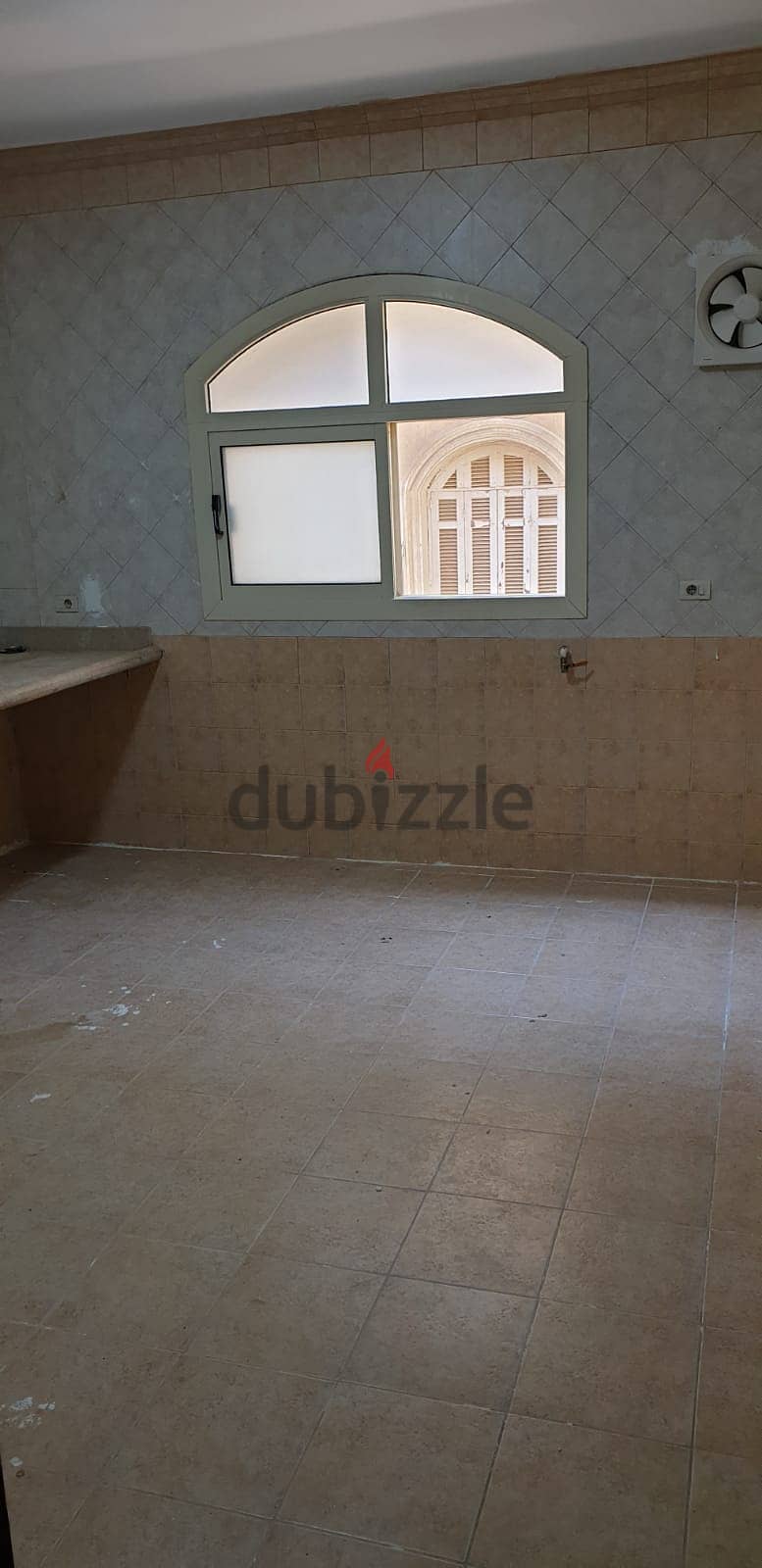 Apartment for rent in the Fourth District, near the court, Silver Star, Saudi, and the Modern Education School  View Garden 6