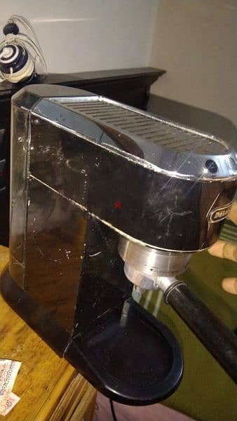ماكينة قهوة سبريسو ماركة ديلونجي 1