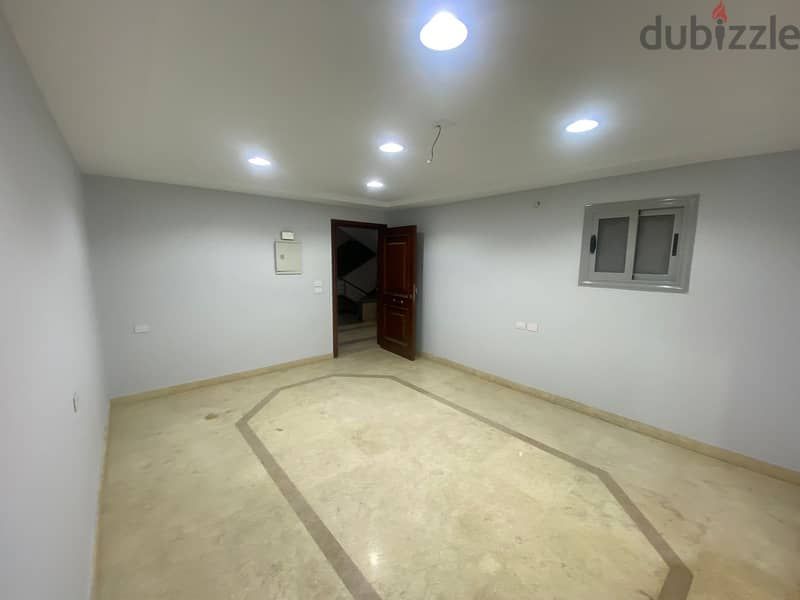 Administrative headquarters for rent in Tahrir St 2