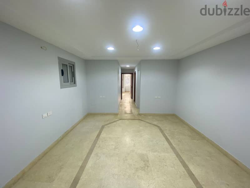 Administrative headquarters for rent in Tahrir St 3