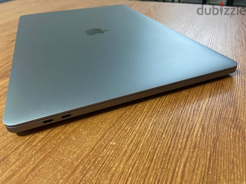 MacBook Pro 2019  16”inch Intel core i7 -  64 giga ram ddr4 500 ssd 1