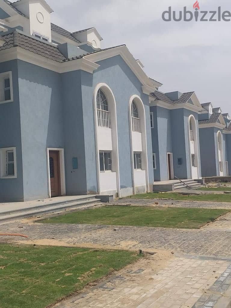 Immediate receipt villa in Obour City for sale in installments, enjoying privacy, ready to live inside a compound with a wonderful private garden. 4