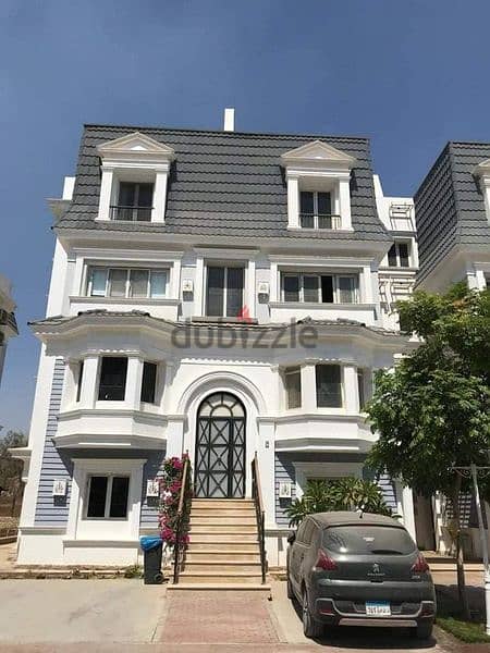 I villa roof 3 rooms for sale in New Cairo Mountain View New Cairo on the Crystal Lagoon directly in installments 10