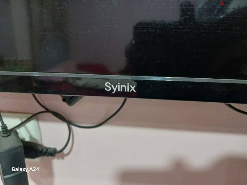 شاشة 32 Syinix 0