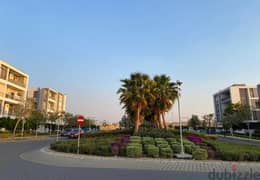 فيلا ستاند الون 240م مساحة مميزة في لونش مدينة مصر في كمبوند تاج سيتي Taj City بادر بالحجز لضمان اقل سعر وافضل فيو 0