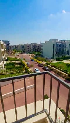 pent houes  For rent 233m prime location delivered Marassem New Cairo Fifth square