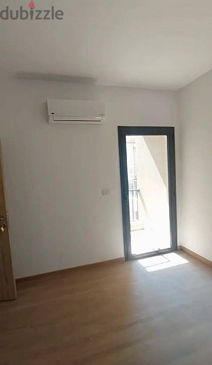 pent houes  For rent 233m prime location delivered Marassem New Cairo Fifth square 8