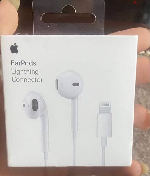 original Apple EarPods With Lightning Connector White 1