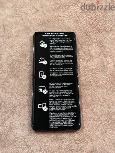 Galaxy Z Flip 4 - 256 GB - Brand New (Store Demo) 1