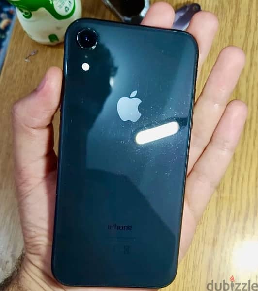 iphone XR - 64 Gb - battery 76% 6