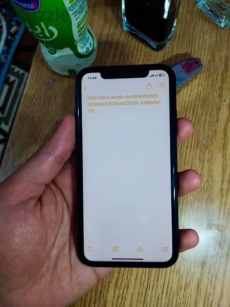 iphone XR - 64 Gb - battery 76% 7