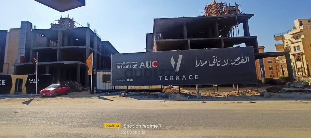 محل تجاري للبيع فى التجمع الخامس 205 م امام الجامعه الامريكيه  V TERRACE 11