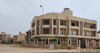 شقة للايجار 245 متر بفيلا في منطقة امتداد غرب الجولف التجمع الخامس gharb golf new cairo