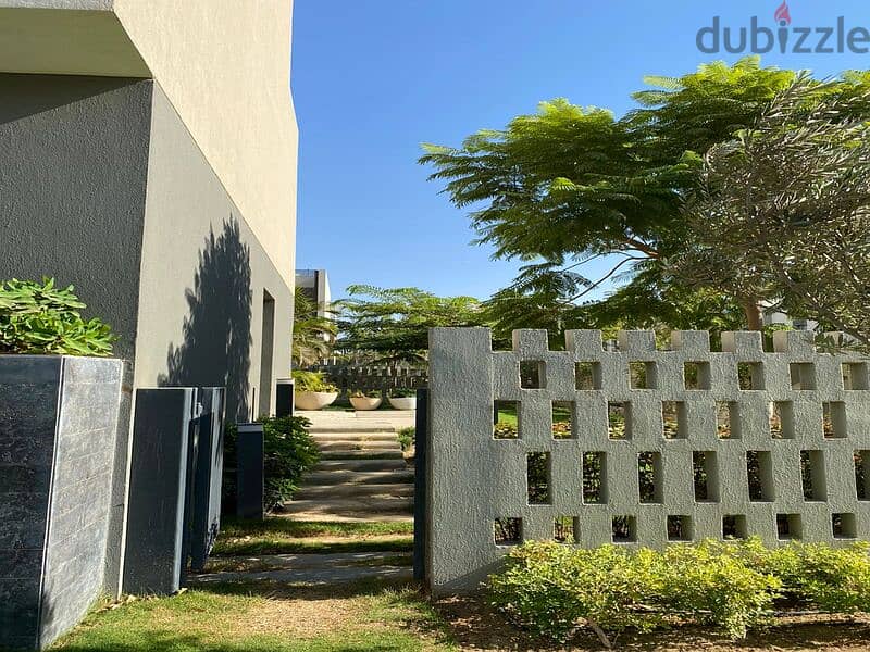 READY TO MOVE  a fully finished apartment of 235 meters, super luxury view on park in Al Burouj Compound in Shorouk 3