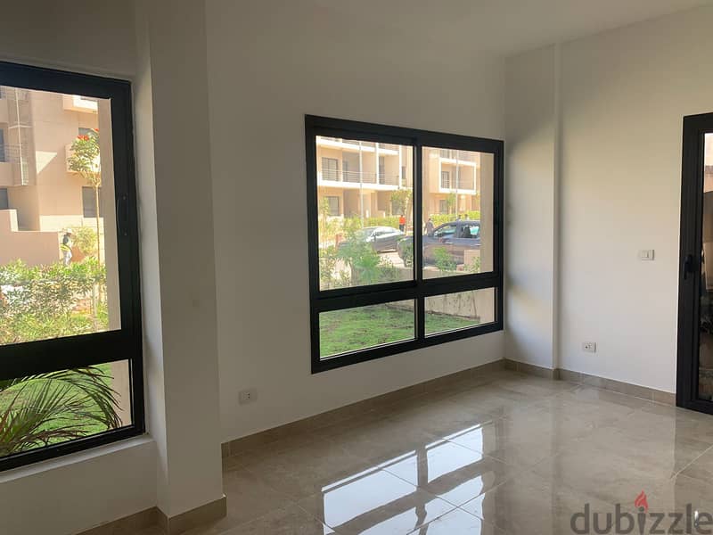 For sale apartment ready to move , in Al Marasem Fifth Square Compound 4
