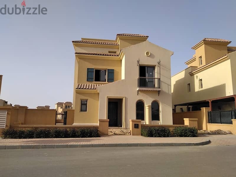 Villa with high ultra super finishing for sale with installment in Mivida 1