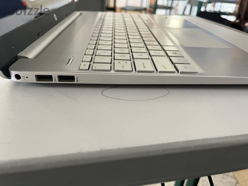 HP Laptop - 15-ef1001ds 2