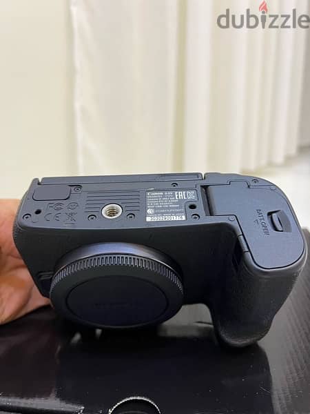 Canon R +  للبيع كاميرا كانون R معاها كل مشتملاتها 3