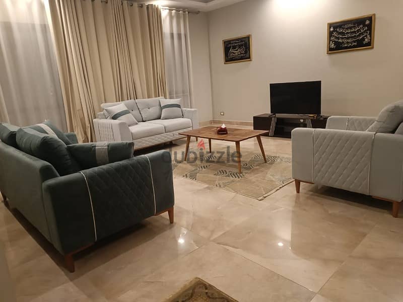 شقة مفروشة للإيجار في كورت يارد الشيخ زايد 3