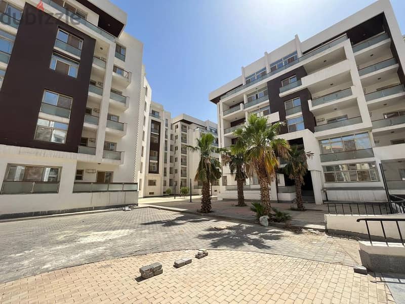 157 sqm apartment for sale, immediate receipt, 3 rooms, fully finished, in Downtown, Al Maqsad Compound 1