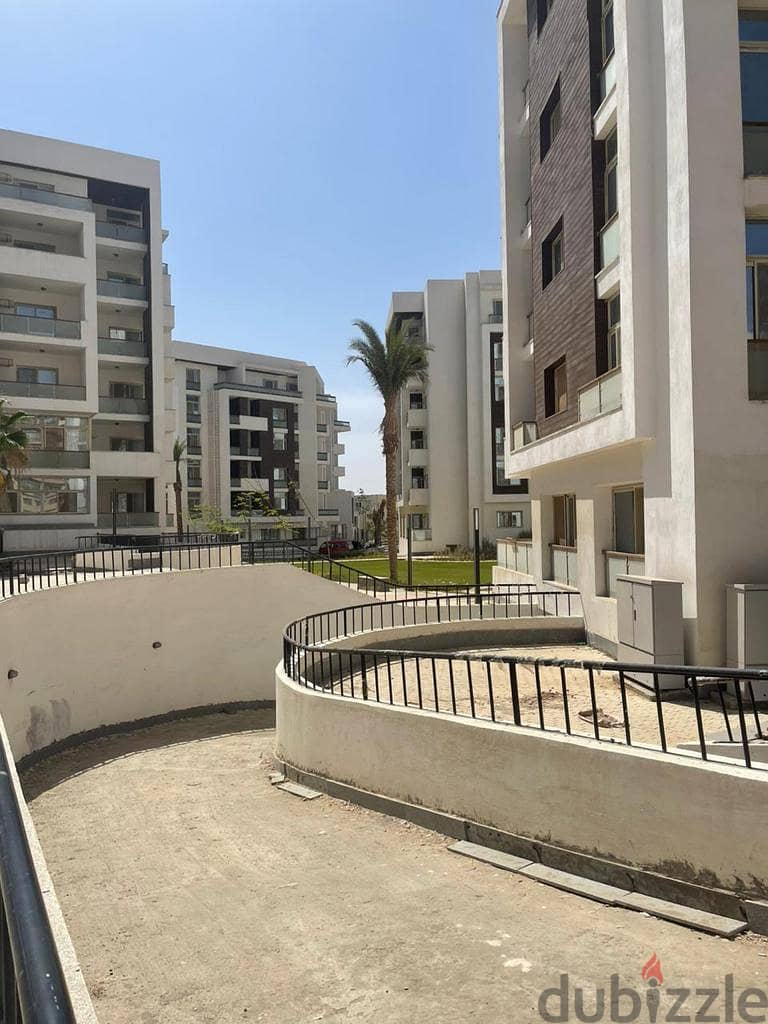 157 sqm apartment for sale, immediate receipt, 3 rooms, fully finished, in Downtown, Al Maqsad Compound 6