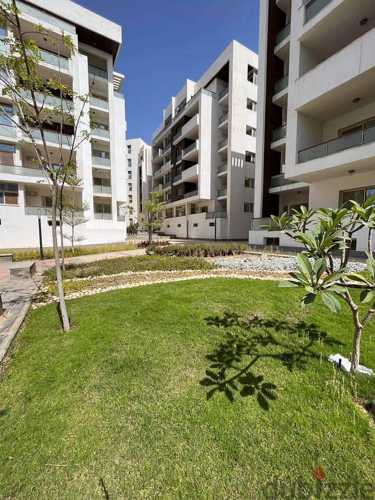 157 sqm apartment for sale, immediate receipt, 3 rooms, fully finished, in Downtown, Al Maqsad Compound 8