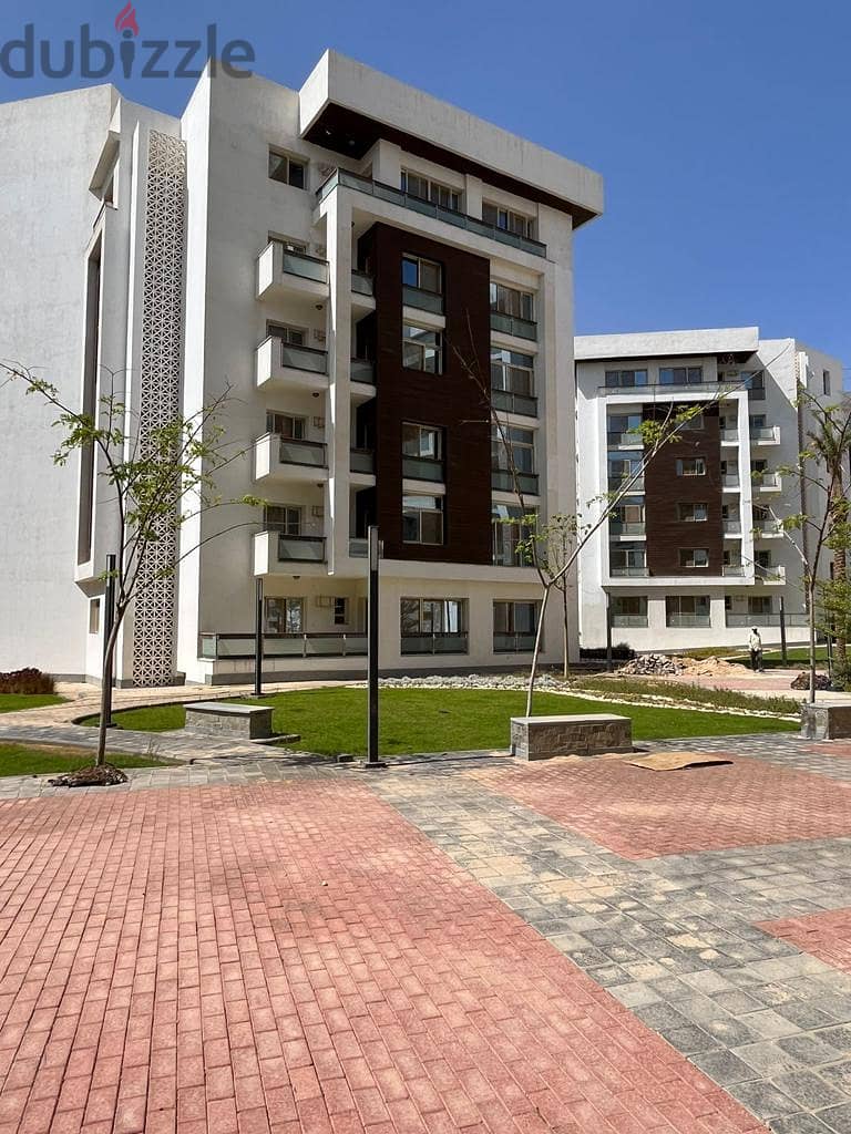 157 sqm apartment for sale, immediate receipt, 3 rooms, fully finished, in Downtown, Al Maqsad Compound 12