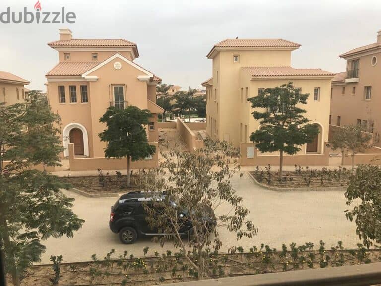 family house for sale between the palaces area/فيلا في هايد بارك التجمع في منطقه القصور 1