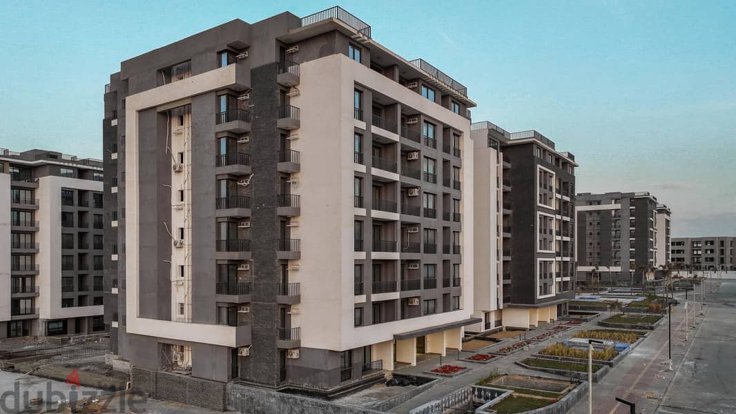 Immediate receipt of an apartment of 190 square meters in Castle Landmark Compound in the Administrative Capital in R7, with a 10% down payment over 1 16