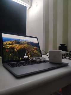 MacBook Pro 13.3-Inch 2.0 GHz Quad-Core Intel i5 2020 0