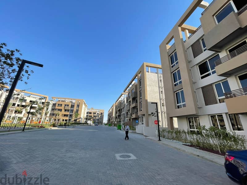 شقة للبيع 154 م ريسيل  في كمبوند جراندا لا يف في مدينة الشروق 1
