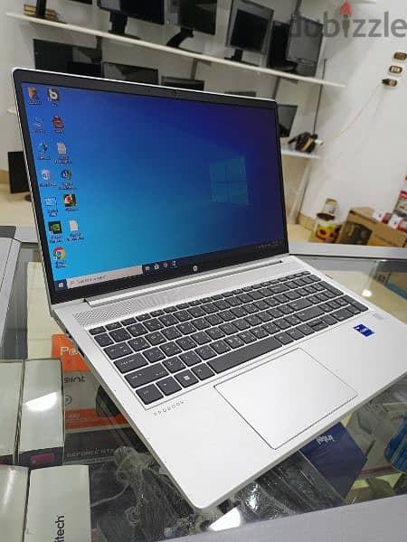 HP proBook 450 G9
ci7 -th12 1