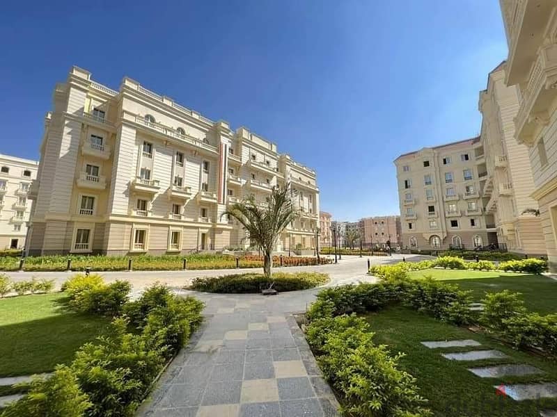 Apartment for sale, immediate receipt, finished, in Garden City, the capital, in installments 8