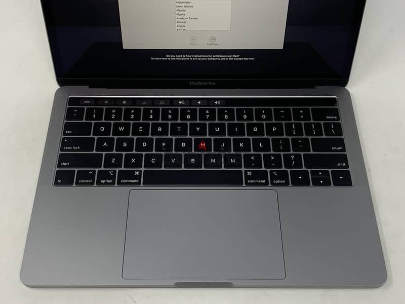 MacBook Pro 2019 Touch Bar Space Gray 2.4GHz i5 16GB 256GB SSD 5
