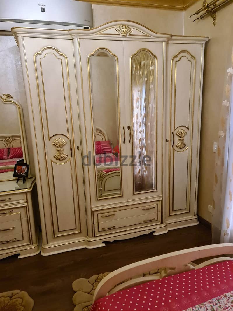Fully-furnished apartment 200m. ultra super lux in prime location -Katameya Plaza , New Cairo 9