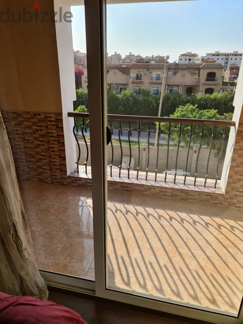 Fully-furnished apartment 200m. ultra super lux in prime location -Katameya Plaza , New Cairo 10