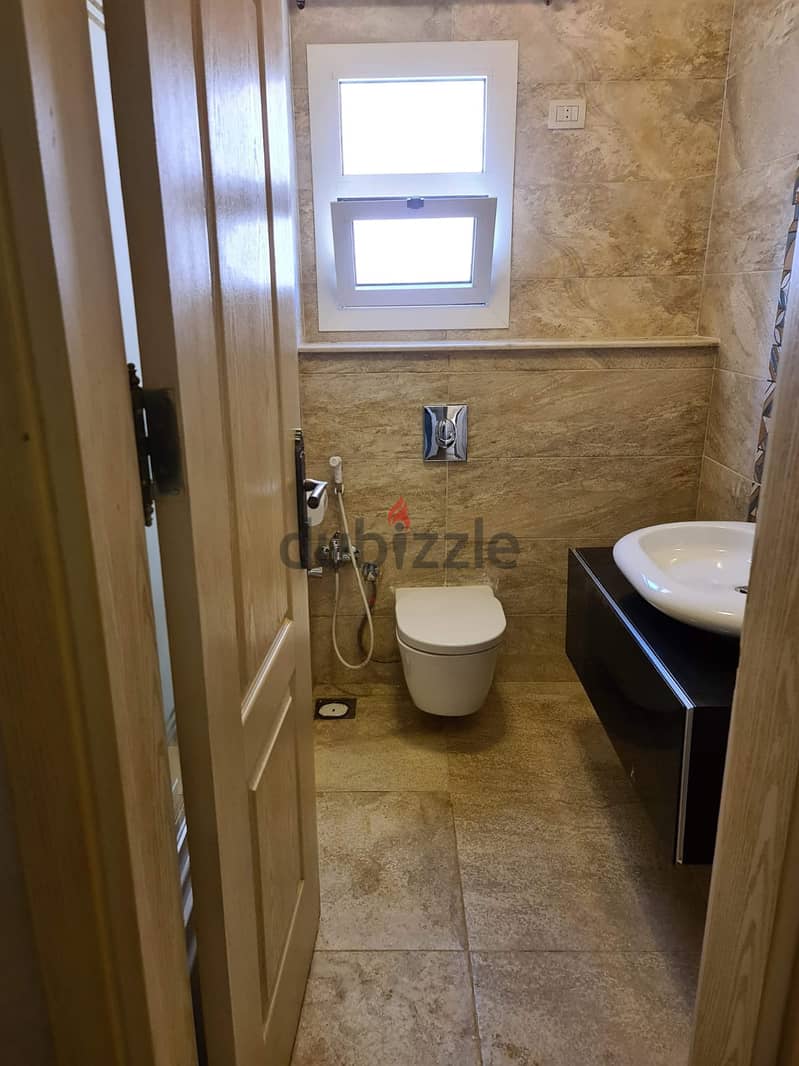 Fully-furnished apartment 200m. ultra super lux in prime location -Katameya Plaza , New Cairo 11