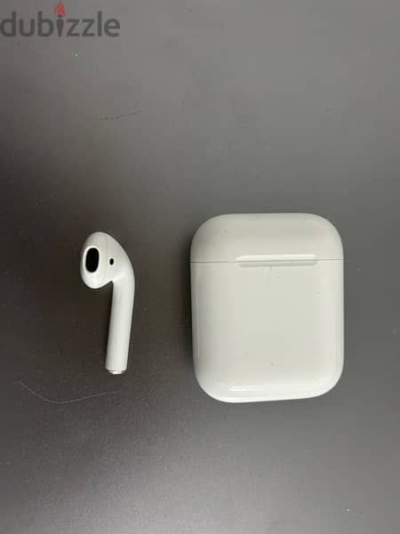 AirPods 2nd generation with only lift pod 2
