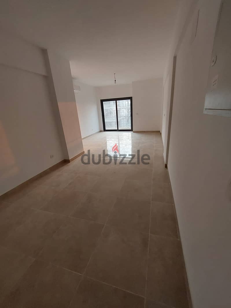 Finished apartment with Air-conditioners ,Distinctive finishing, 160 meters, with indoor garage, in Marasem 22