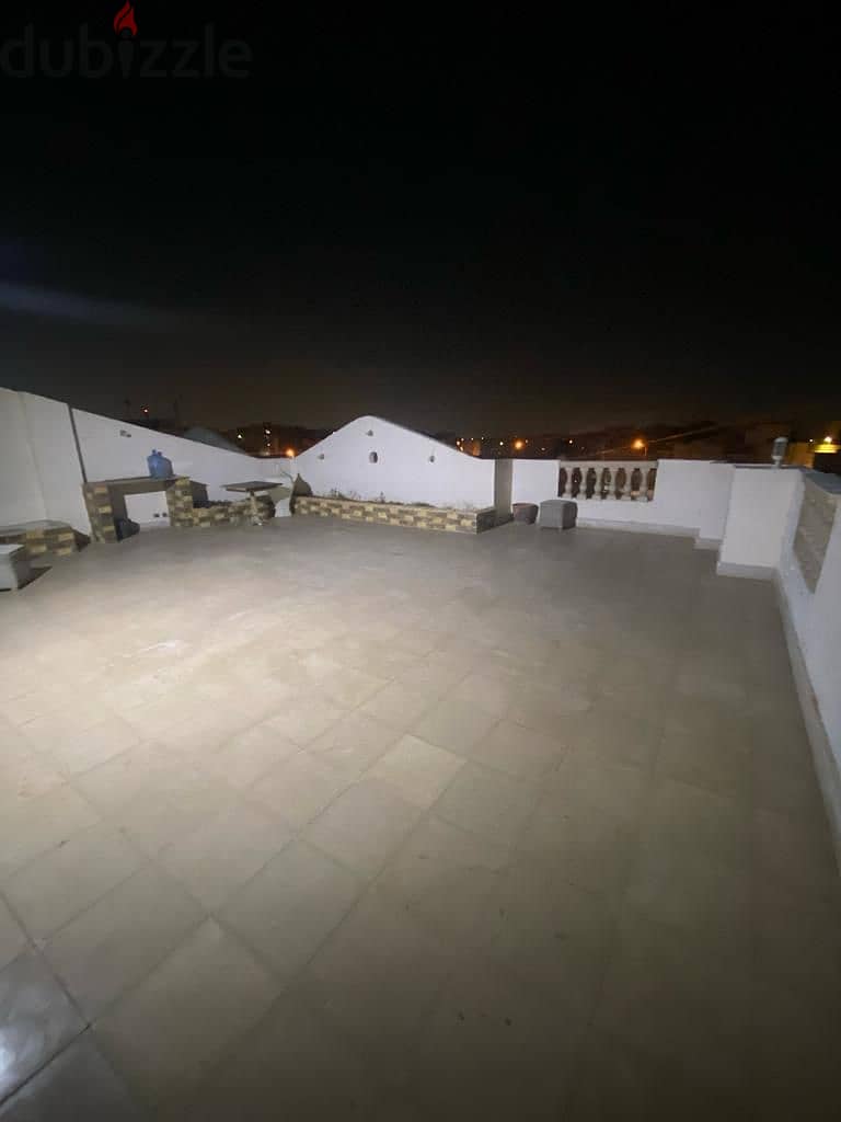 Roof for sale 205 SQM - prime location - fully finished in Banafseg 4 - New Cairo 1
