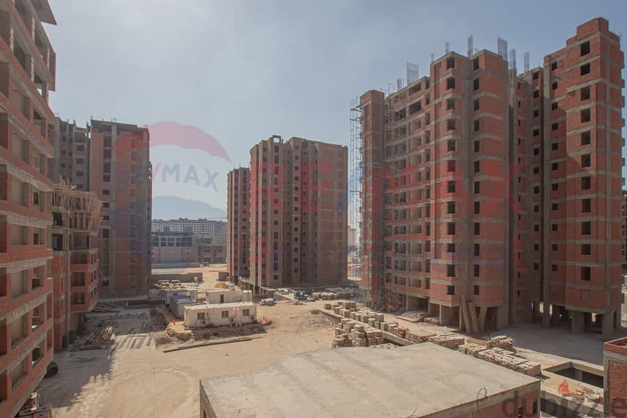 Own your apartment in Sawary Compound with open views of the landscape 24