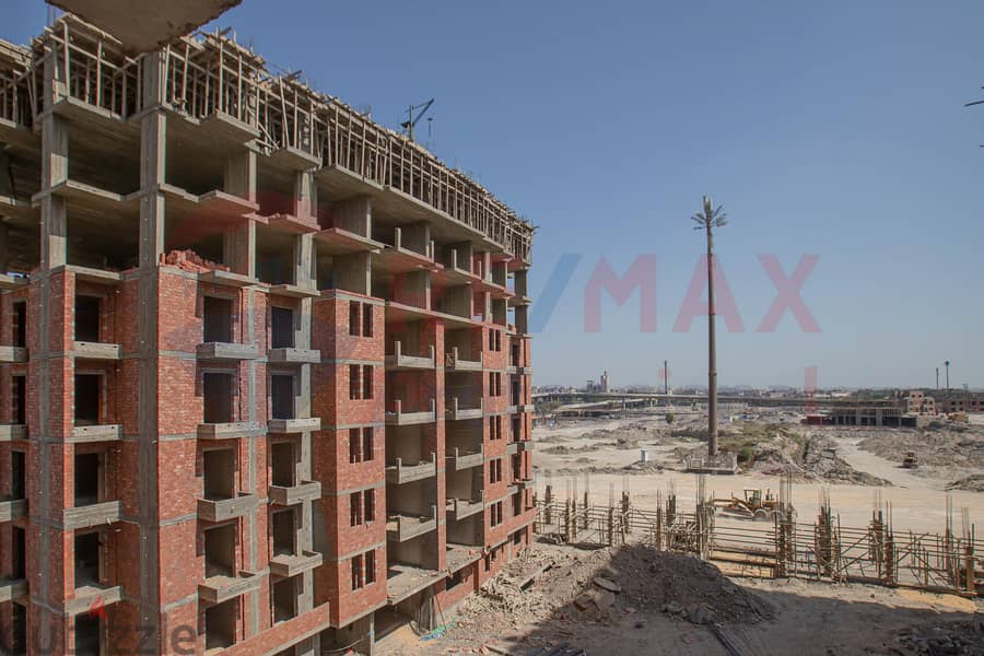 Own your apartment in Sawary Compound with open views of the landscape 26