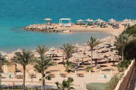 why you are going farway with us - Private beach - Restaurants - Cafés  - Hurghada