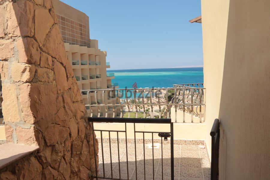 why you are going farway with us - Private beach - Restaurants - Cafés  - Hurghada 4