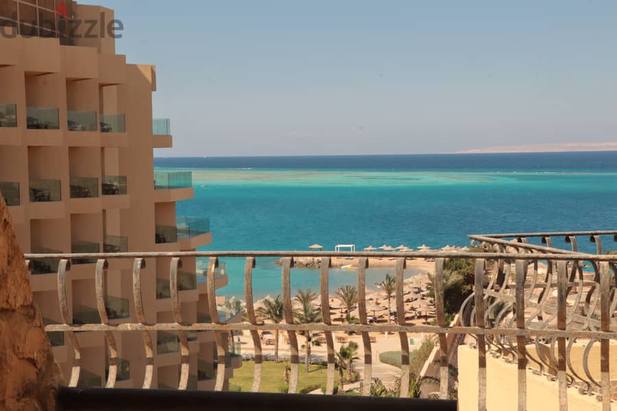 why you are going farway with us - Private beach - Restaurants - Cafés  - Hurghada 5