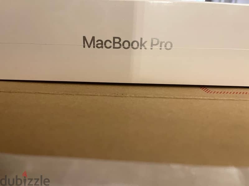 Macbook pro M2 13 inch 256/8 new sealed 1