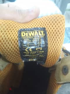حذاء DeWalt