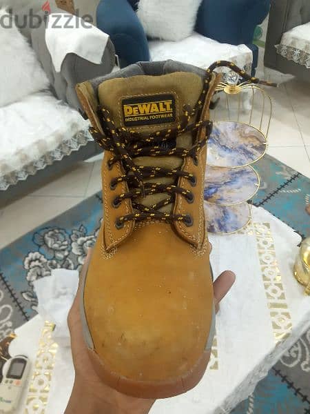 حذاء DeWalt 2